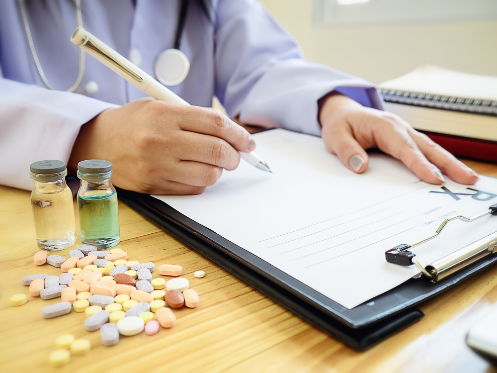 Recepta farmaceutyczna. Czym jest, kto może ją wystawić i kiedy można z niej skorzystać?